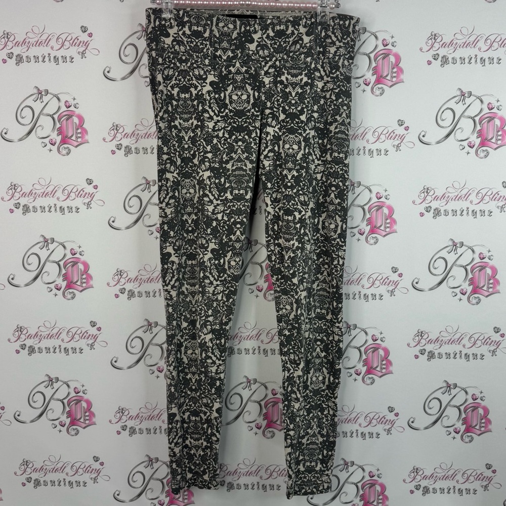 Talula aritzia tights leggings lace style grey and White Floral Pants skulls